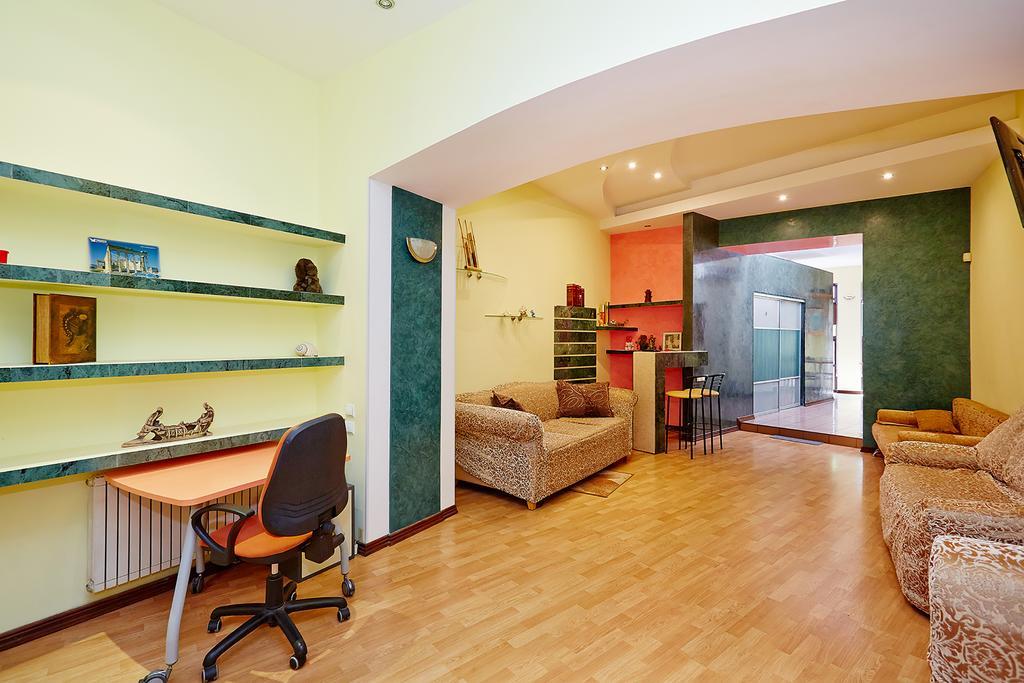 Apartment Deribasovskaya with jacuzzi Odessa Buitenkant foto